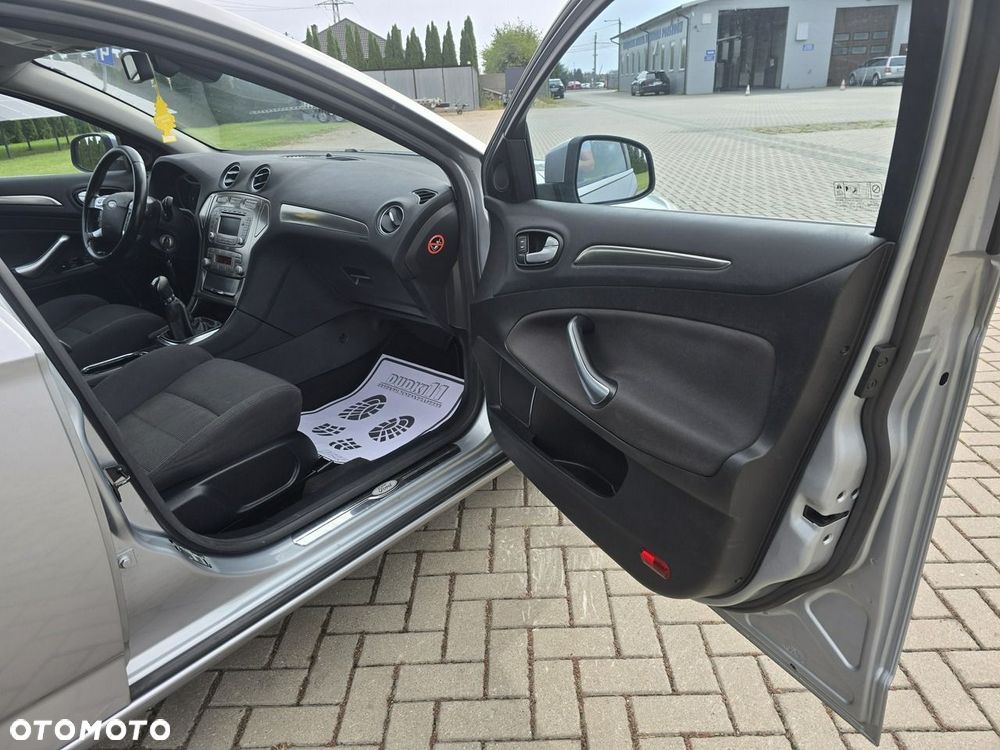 Ford Mondeo - 30
