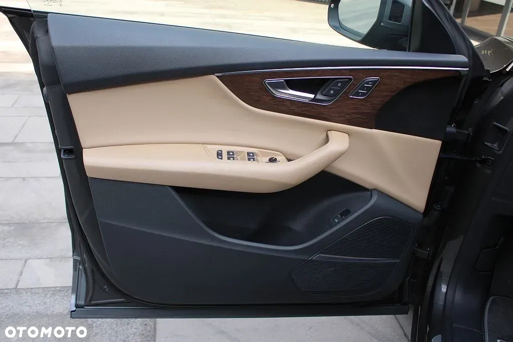 Audi Q8 55 TFSI quattro tiptronic - 30