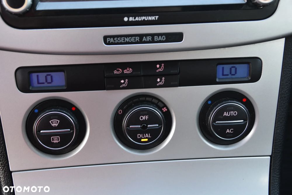Volkswagen Passat - 34