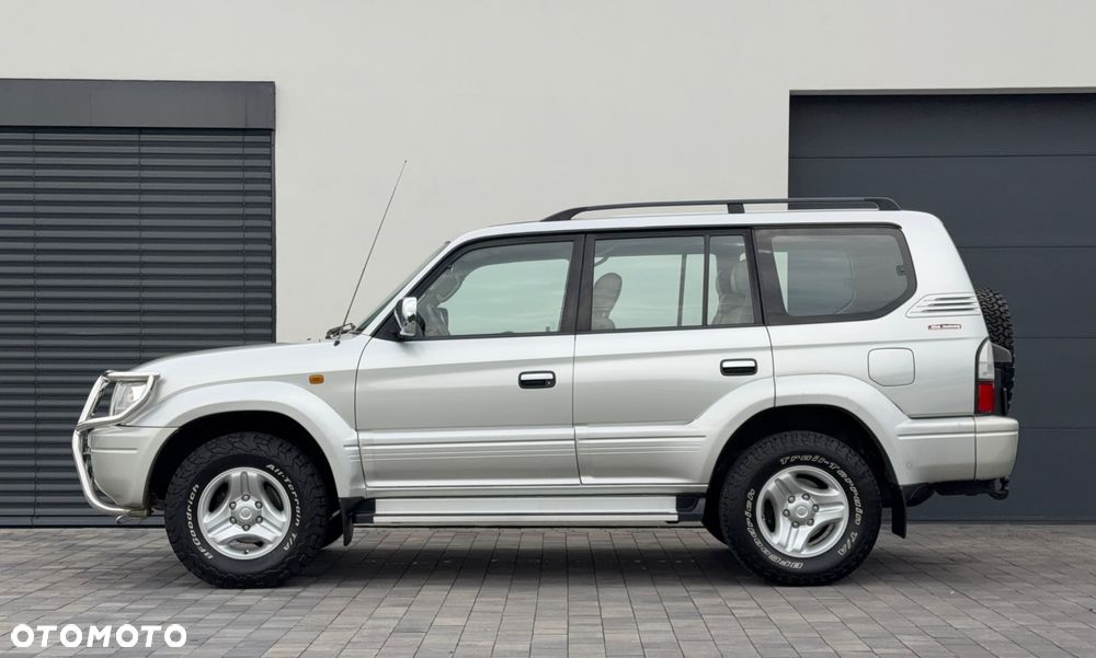 Toyota Land Cruiser - 4
