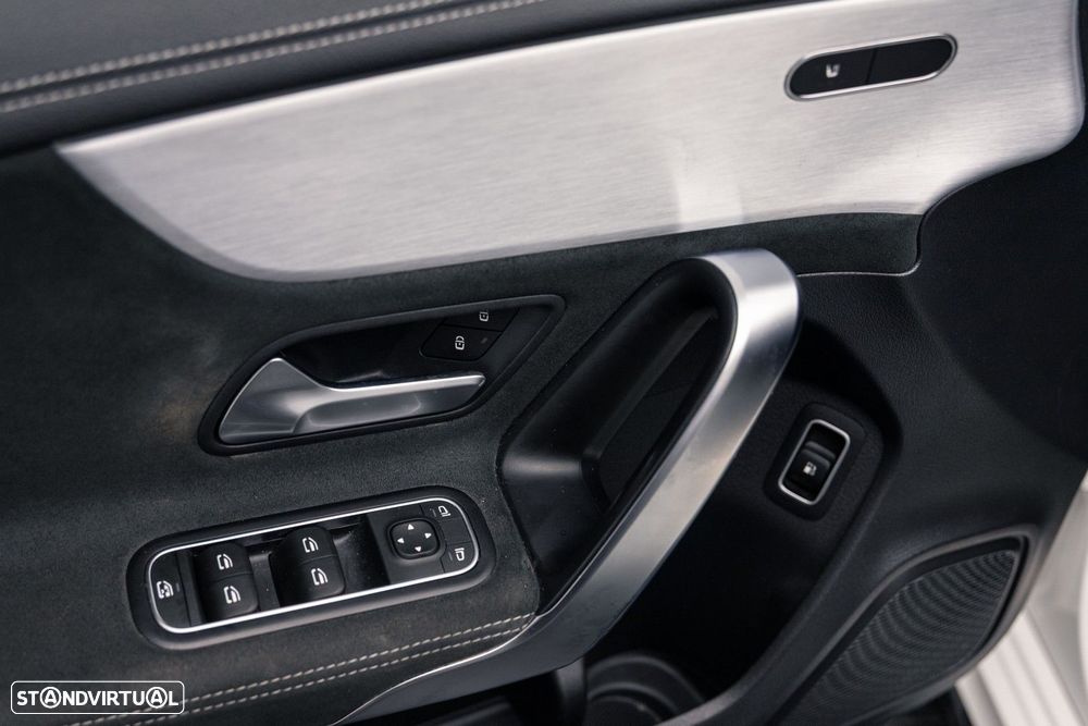 Mercedes-Benz A 250 e AMG Line - 38