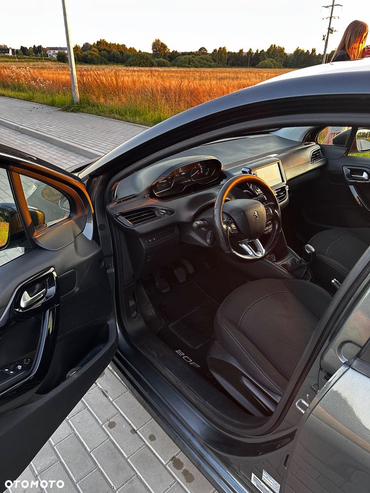 Peugeot 208 1.2 PureTech Access - 11