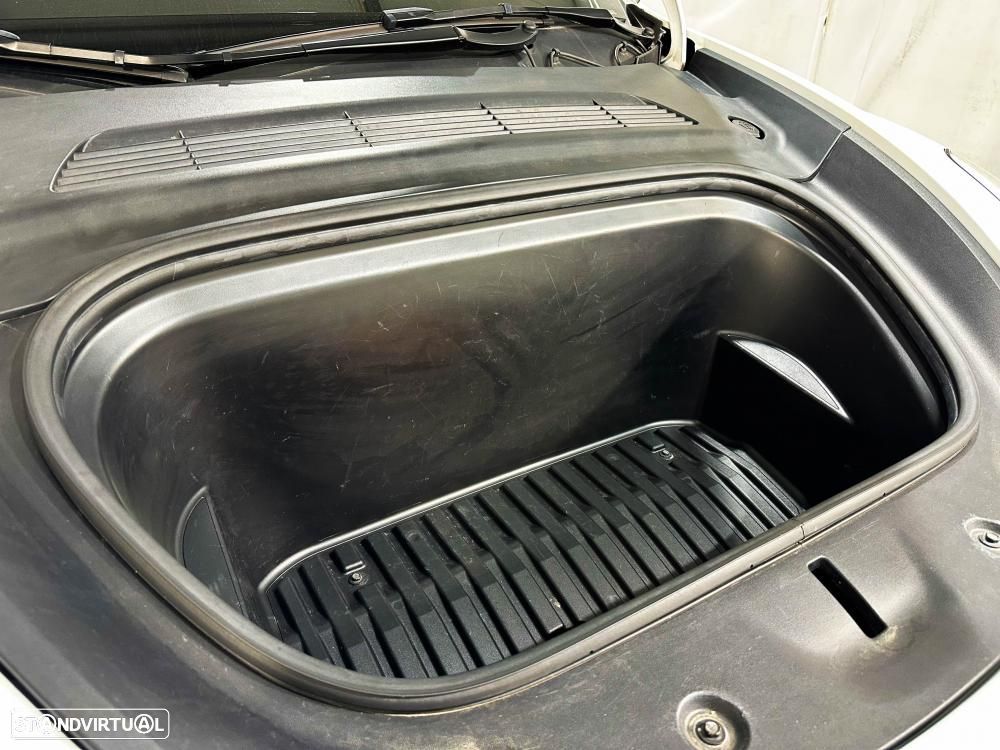 Tesla Model Y Long Range Dual Motor AWD - 58