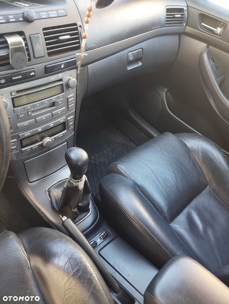 Toyota Avensis - 7