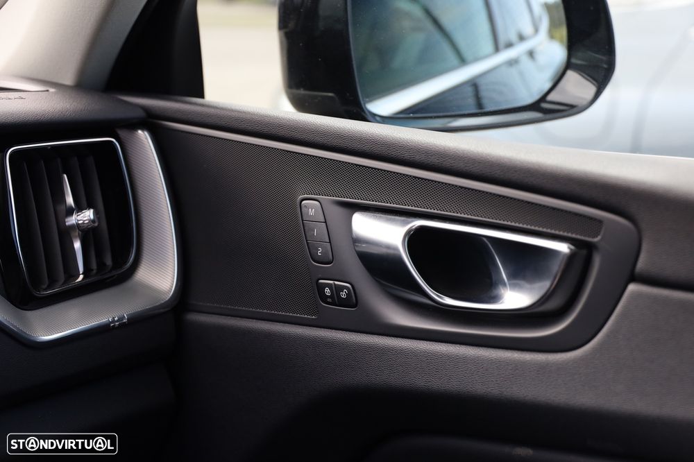 Volvo XC 60 2.0 B4 Plus Bright — fotografia 15