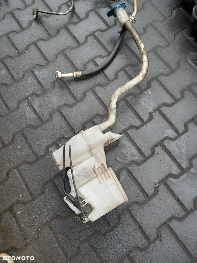 Zbiorniczek spryskiwaczy VW T5 08r - 1