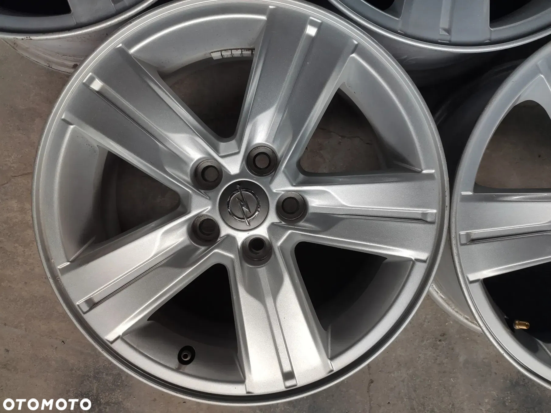 4szt. Felgi aluminiowe Opel Astra IV V I J Mokka  5X105.--.1500zl.. ..Oryginalne. - 6