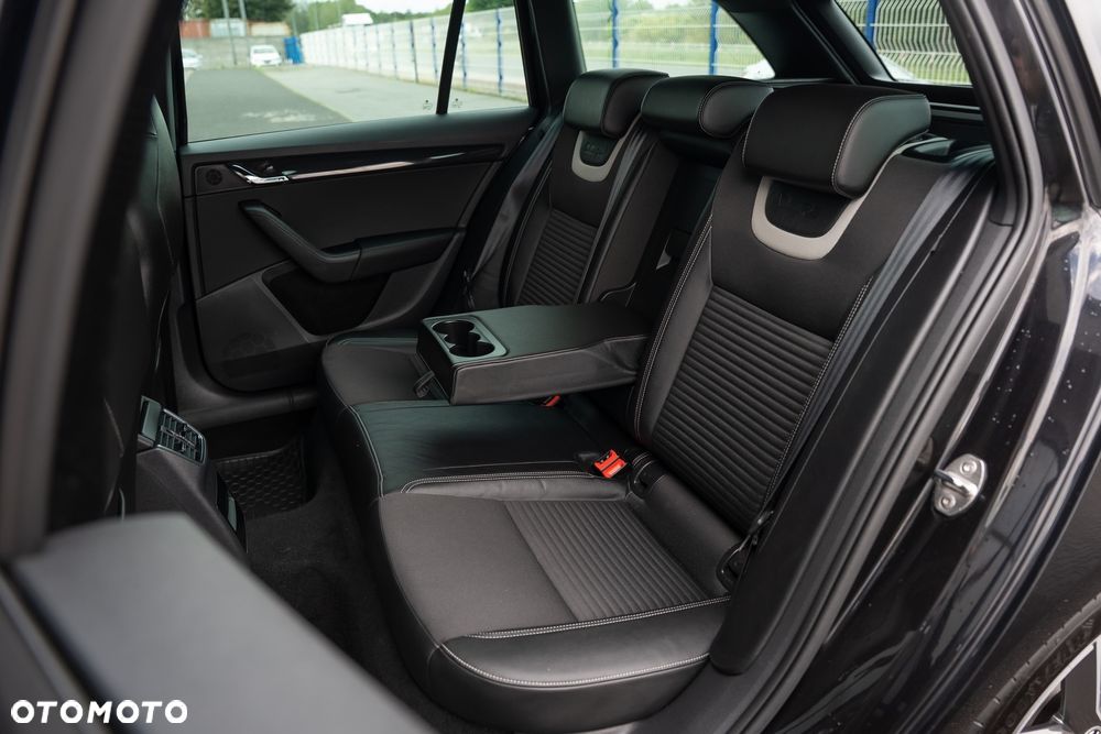 Skoda Octavia 2.0 TDI (Green tec) DSG RS - 36