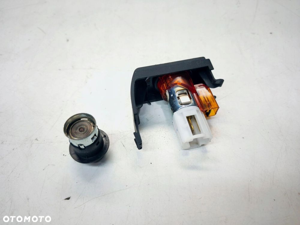 GNIAZDO ZAPALNICZKI + ZAPALNICZKA AUDI A3 8P LIFT A4 B7 8P0863387 - 6