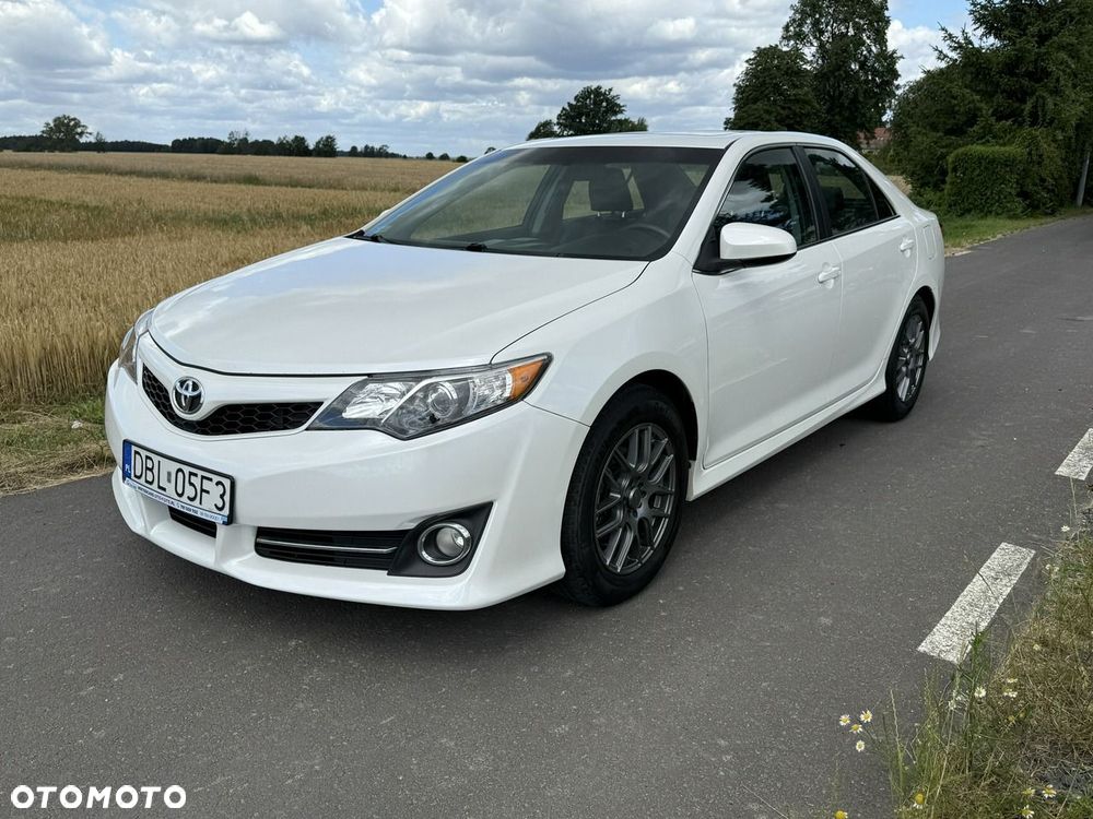 Toyota Camry - 18