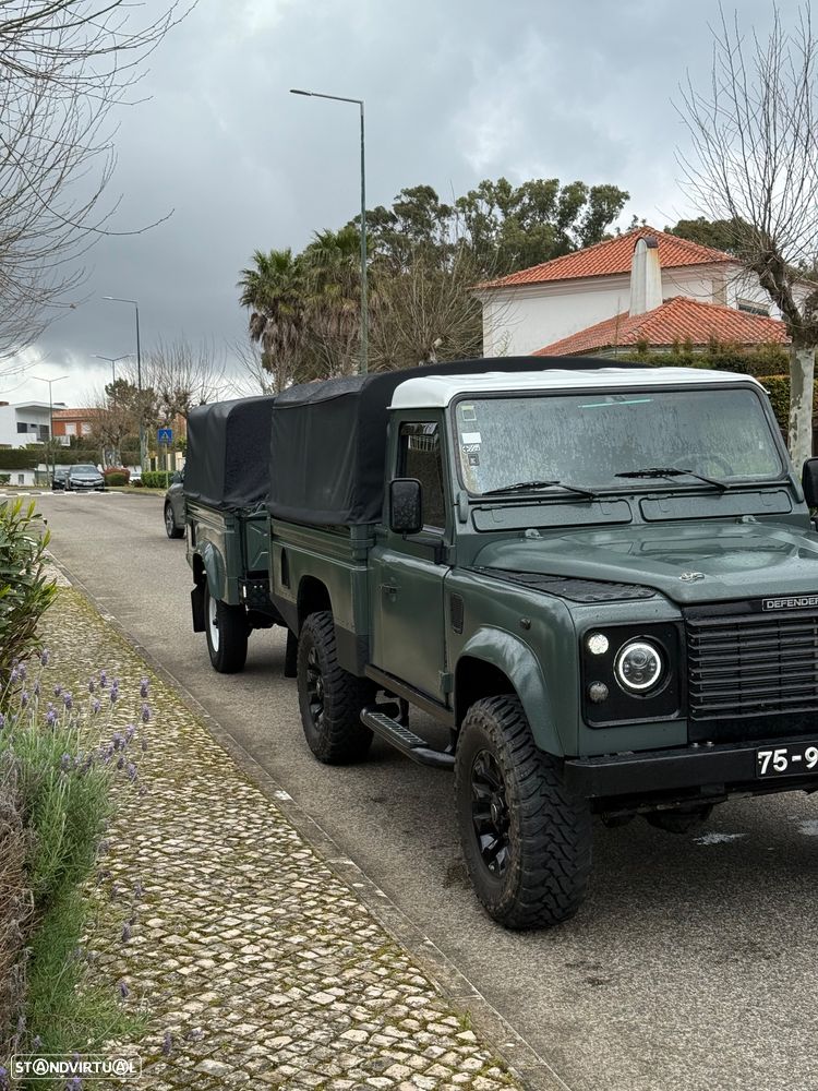 Land Rover Defender 110 SE - 27