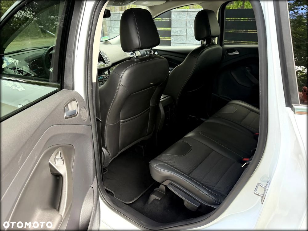 Ford Kuga 2.0 TDCi 4x4 Titanium - 25