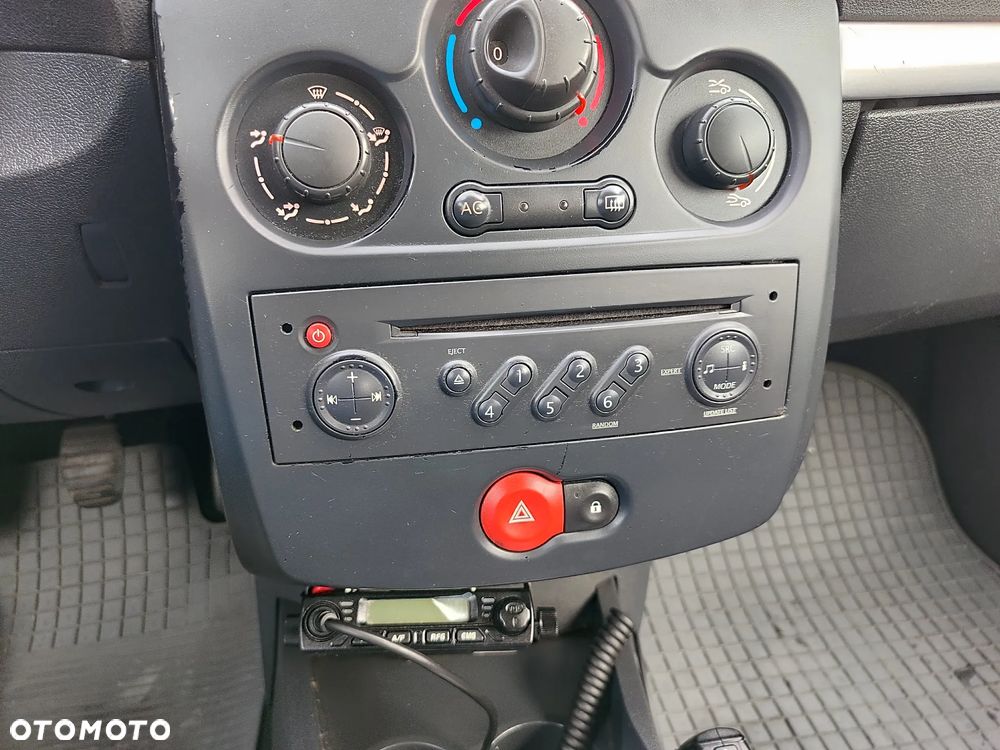 Renault Clio - 10