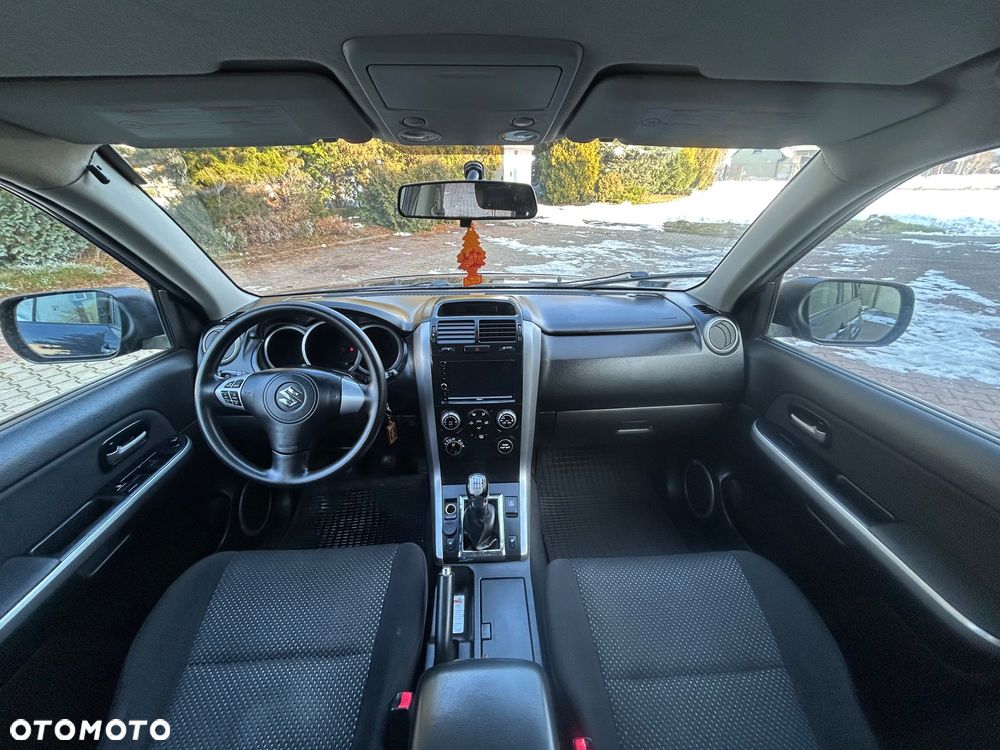 Suzuki Grand Vitara 2.0 - 7