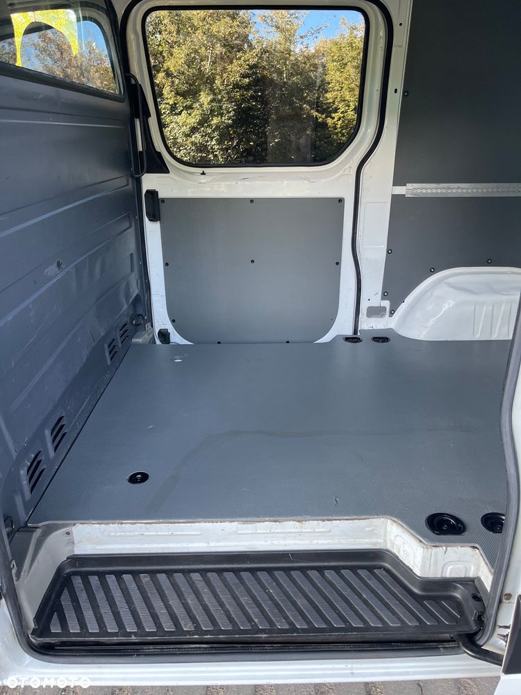 Mercedes-Benz Sprinter - 26