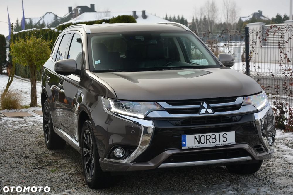 Mitsubishi Outlander 2.0 4WD Top - 9