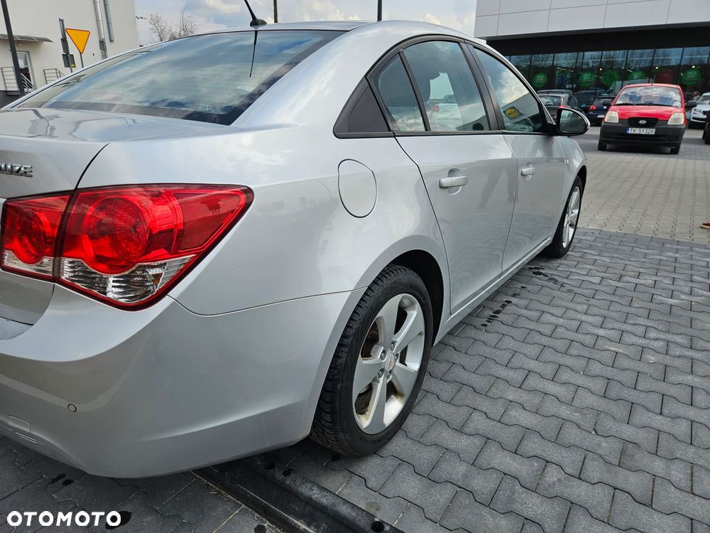 Chevrolet Cruze 1.8 LT - 9