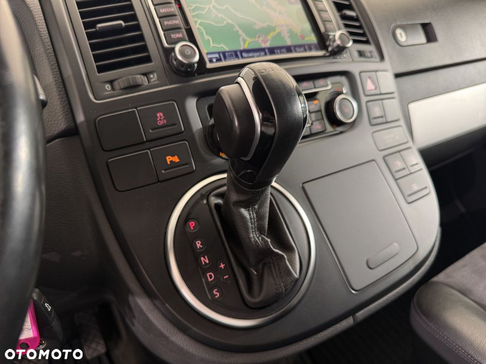 Volkswagen Multivan - 31
