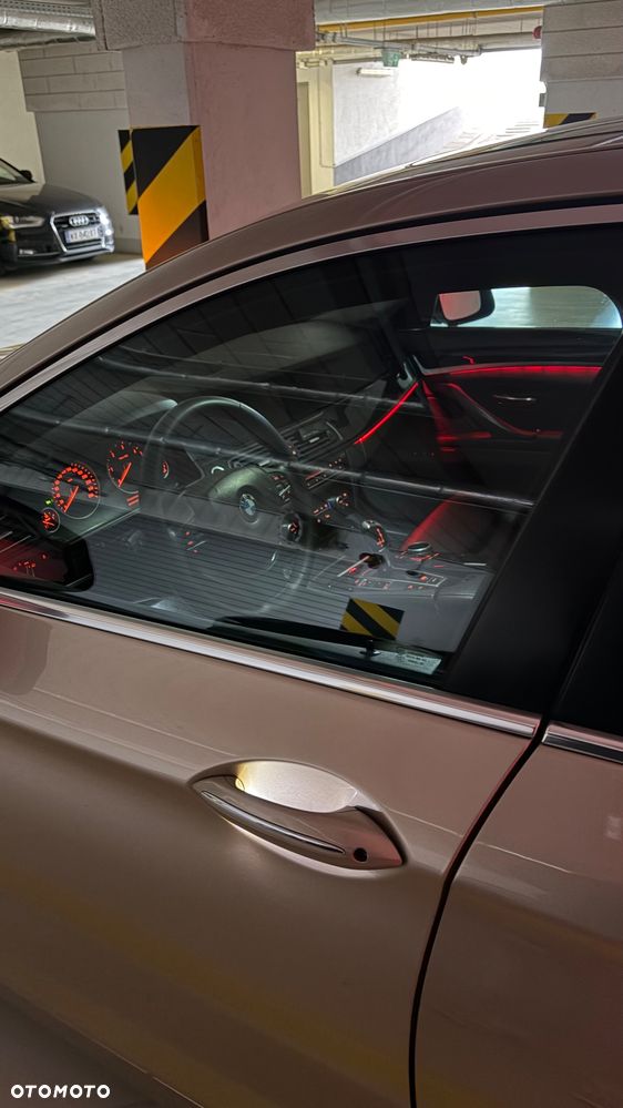 BMW Seria 5 525d - 28