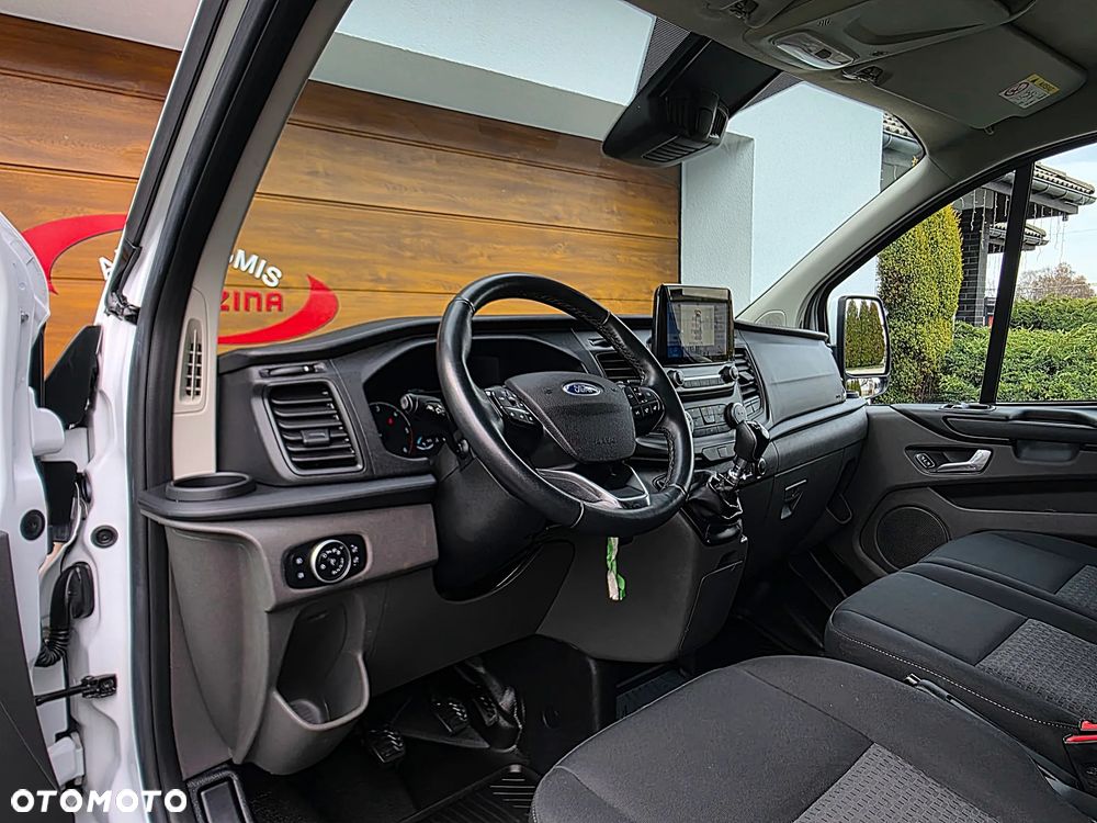 Ford TRANSIT CUSTOM - 11