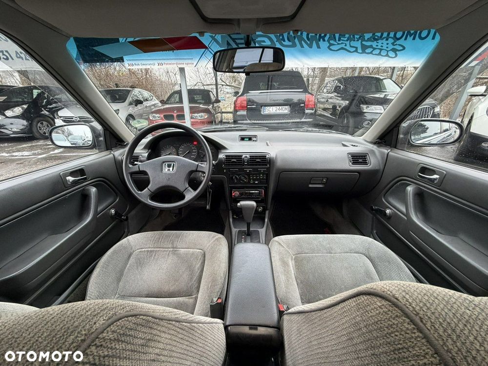 Honda Accord 2.0i-16 EX - 13