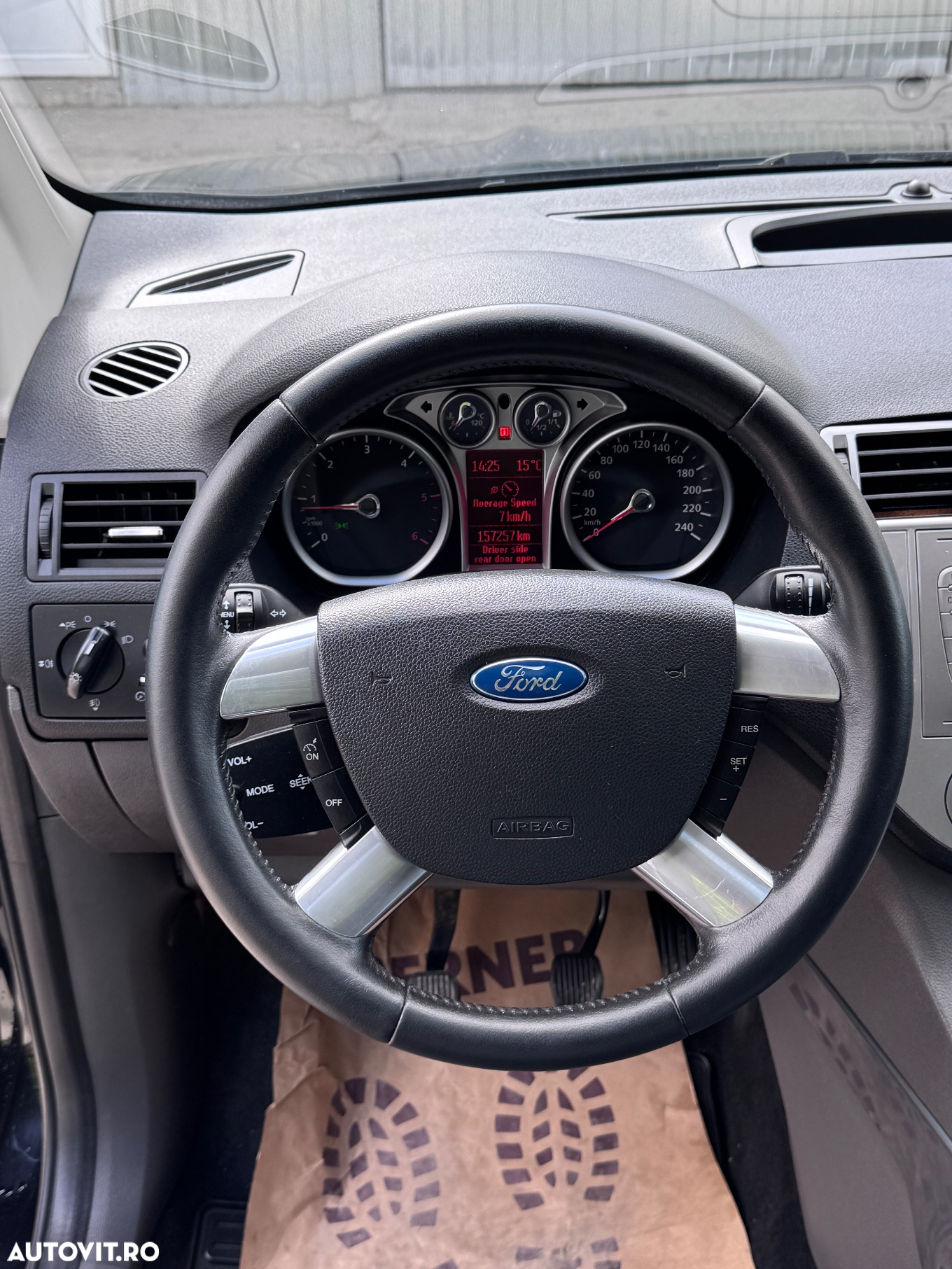 Ford Kuga 2.0 TDCi 4x4 Titanium - 14