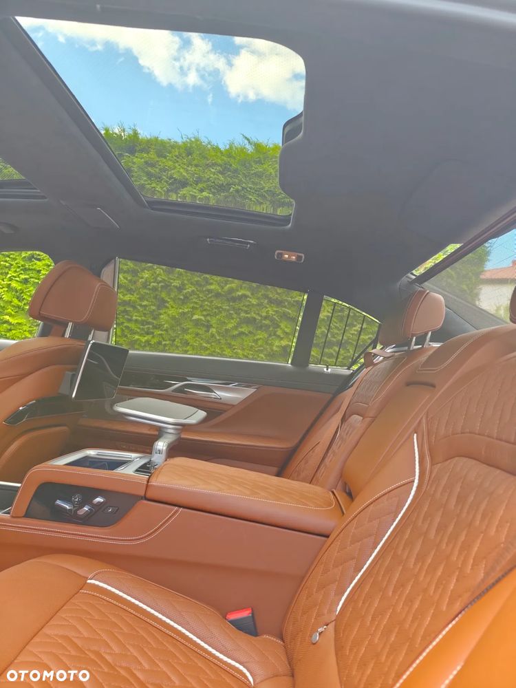 BMW Seria 7 750Li xDrive - 23