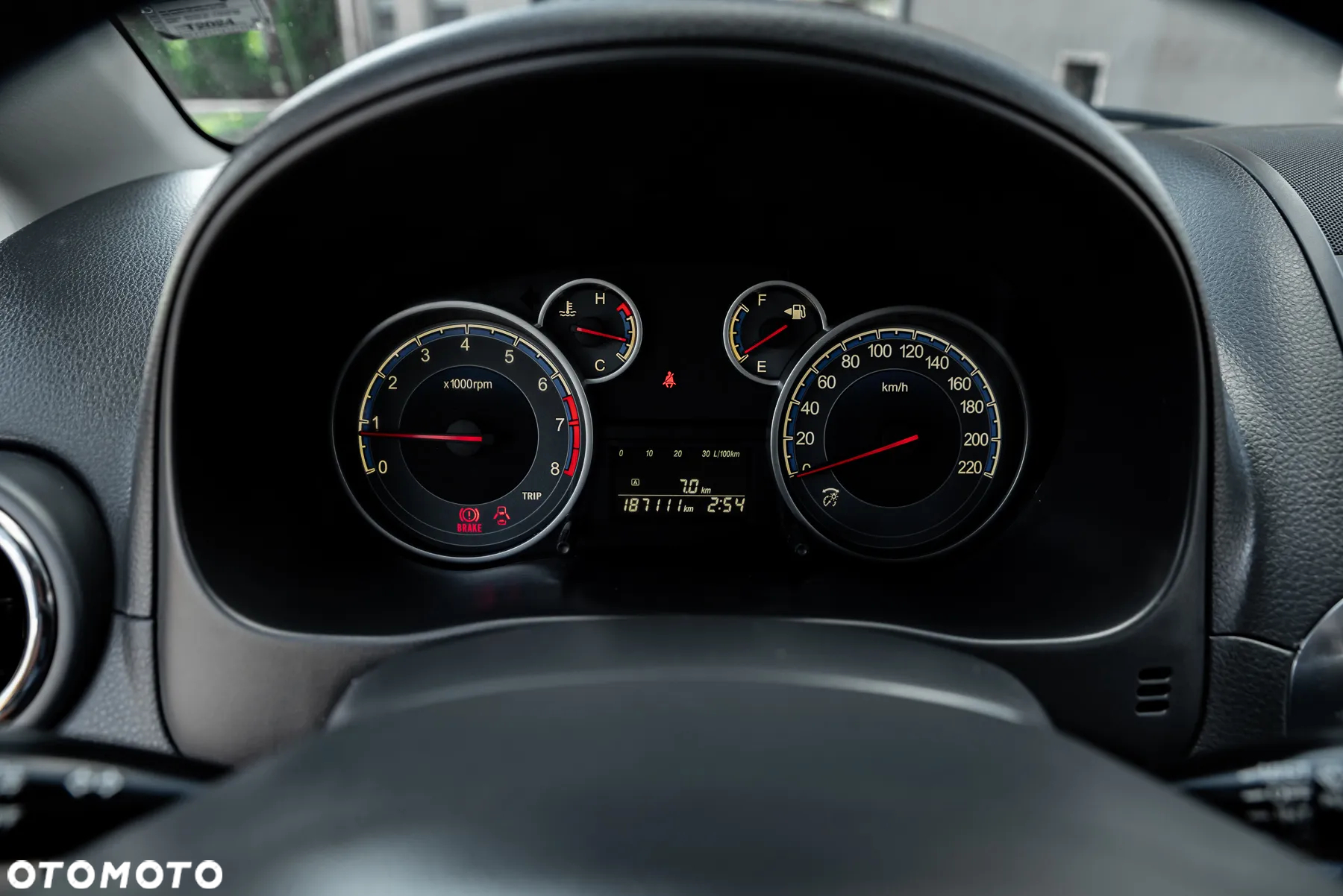 Suzuki SX4 1.6 Premium - 28