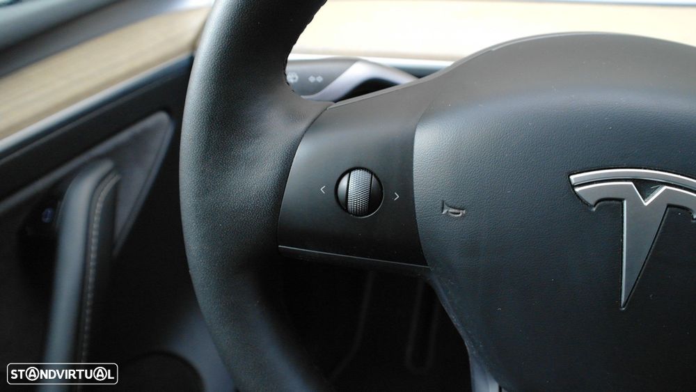Tesla Model Y Long Range Tração Integral - 34