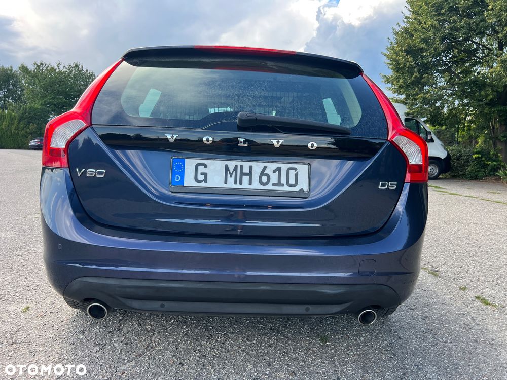Volvo V60 D5 Momentum - 25