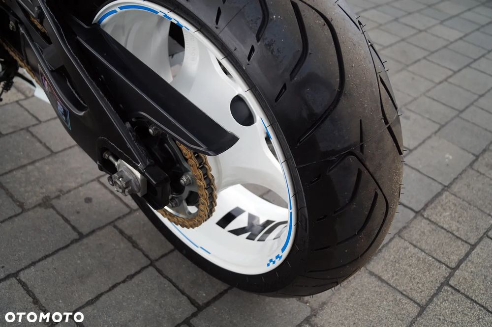 Suzuki GSX-R - 14