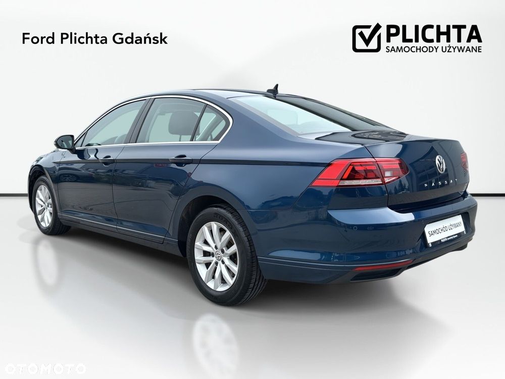 Volkswagen Passat - 8