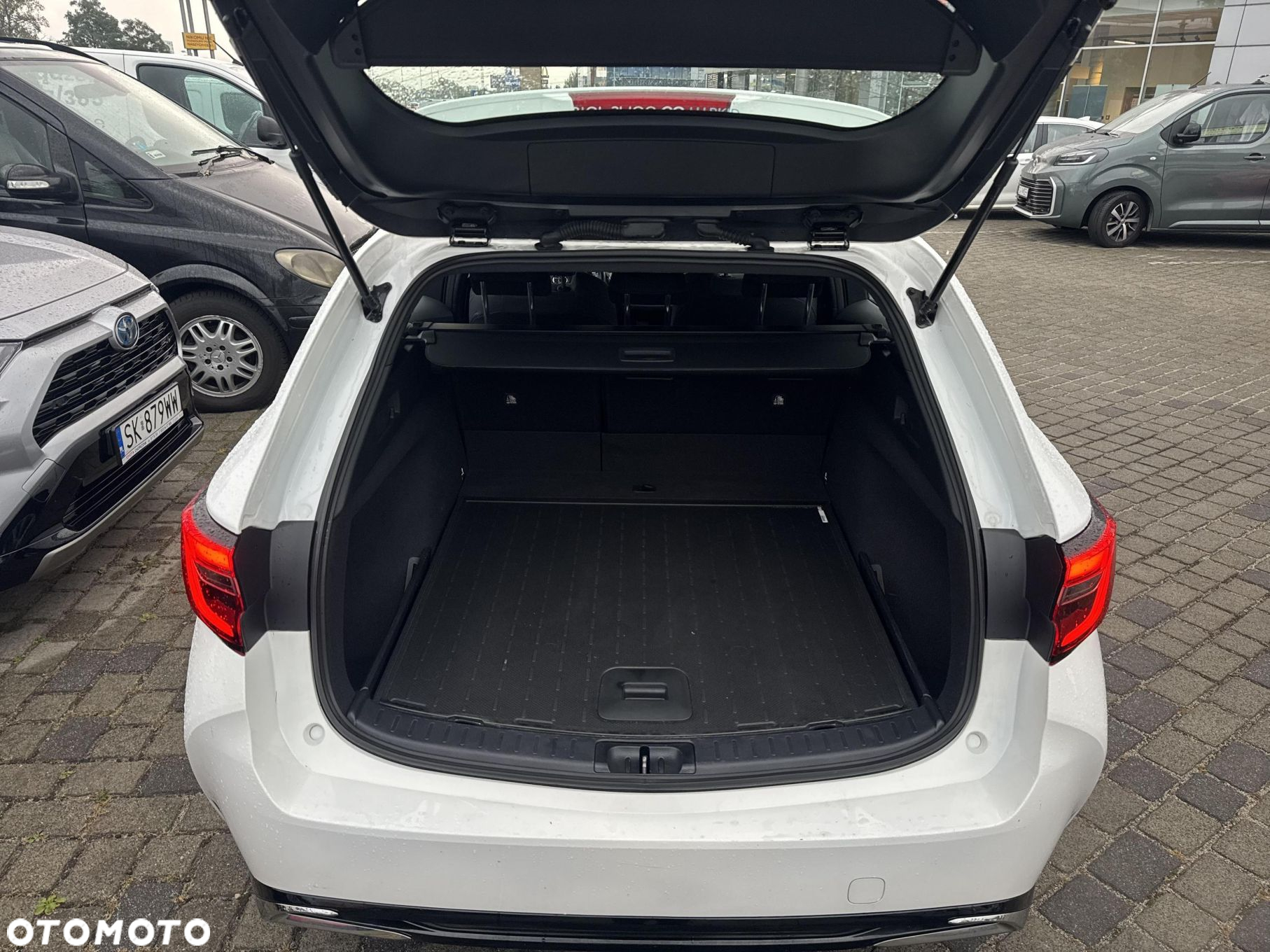 Toyota Corolla 1.8 Hybrid Comfort - 10