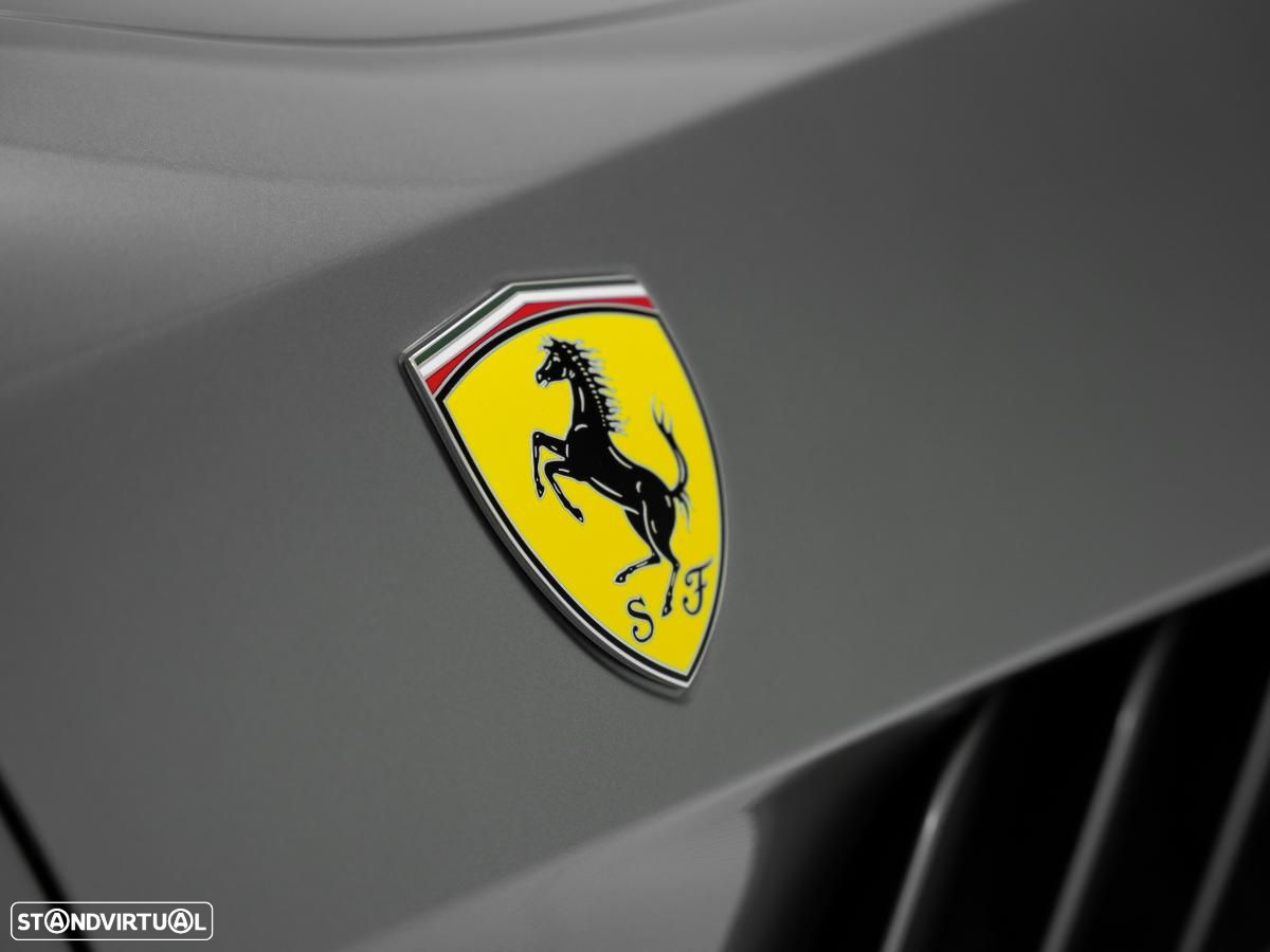 Ferrari GTC4 Lusso - 8
