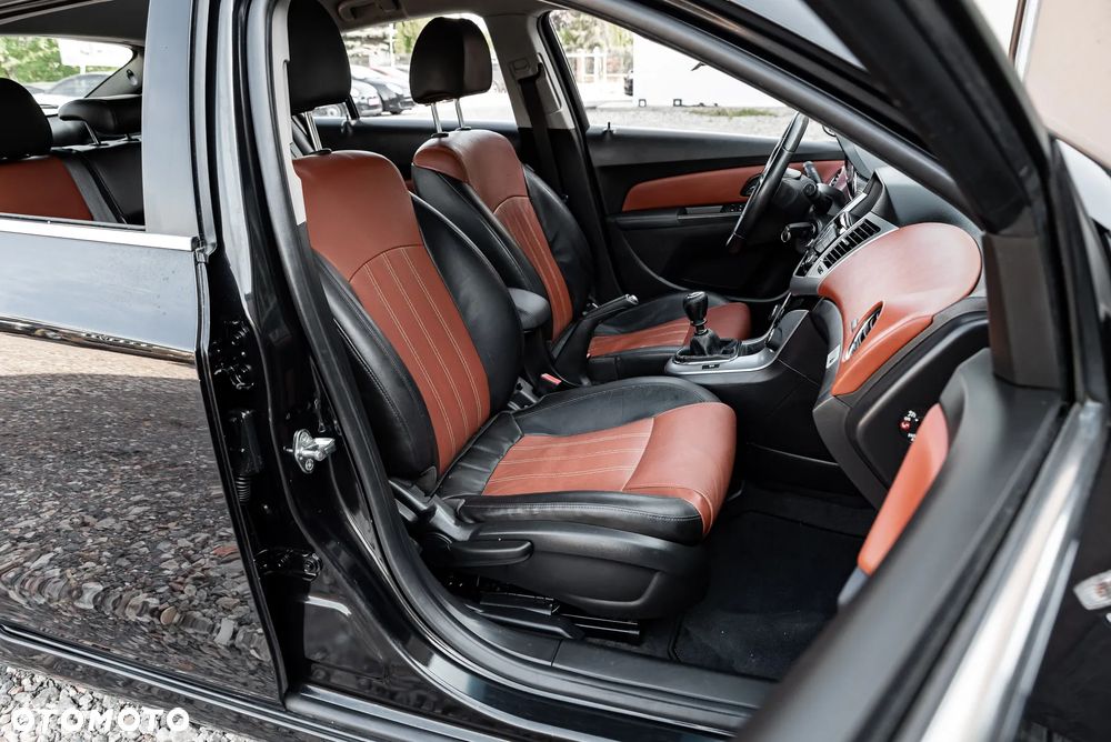 Chevrolet Cruze - 32