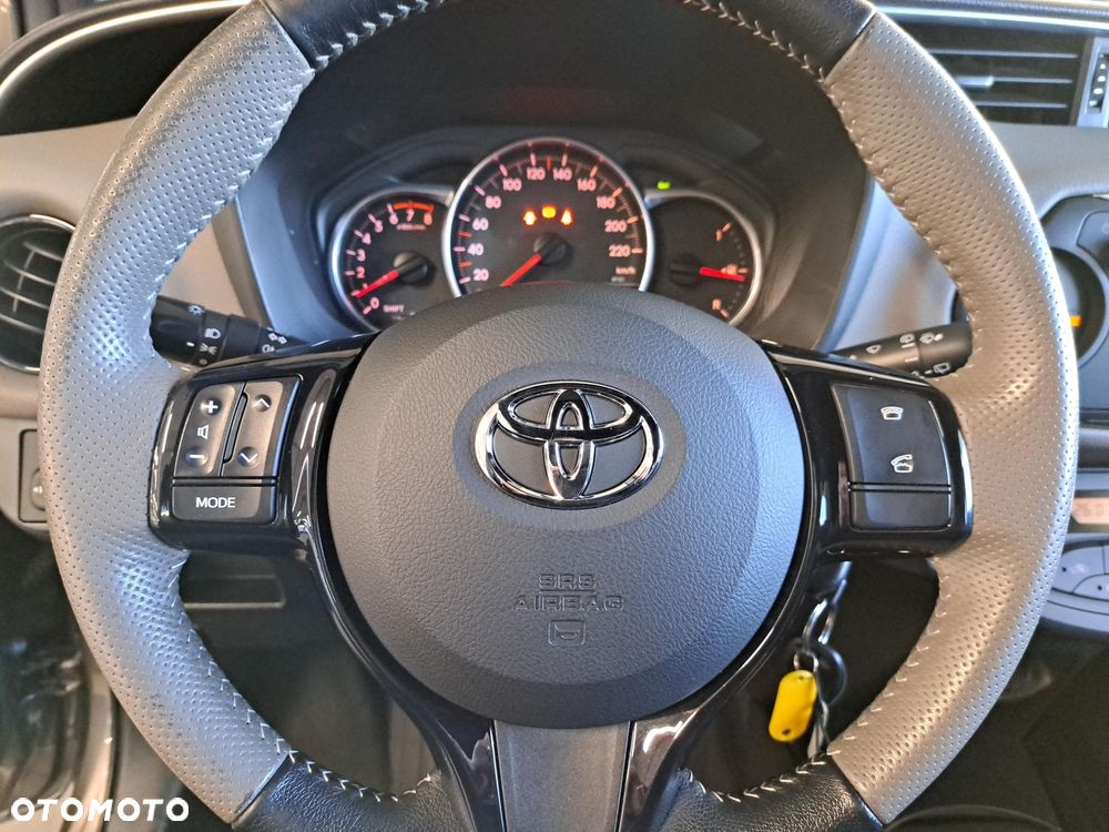Toyota Yaris 1.33 Selection Platinum - 31