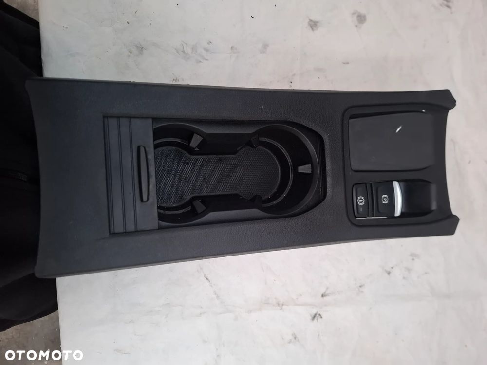 Renault Clio V tunel uchwyt na kubki 301121810163 251752075R 01091349028R - 4