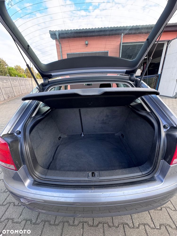 Audi A3 3-drzwiowe 1.6 Ambiente - 12