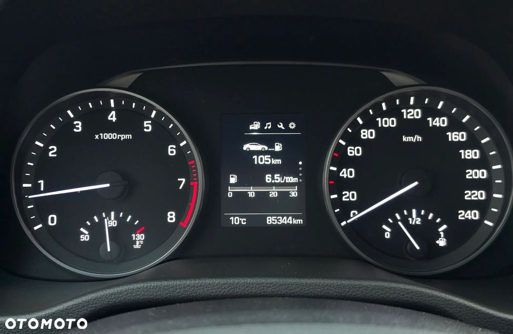 Hyundai Elantra 1.6 Comfort - 20