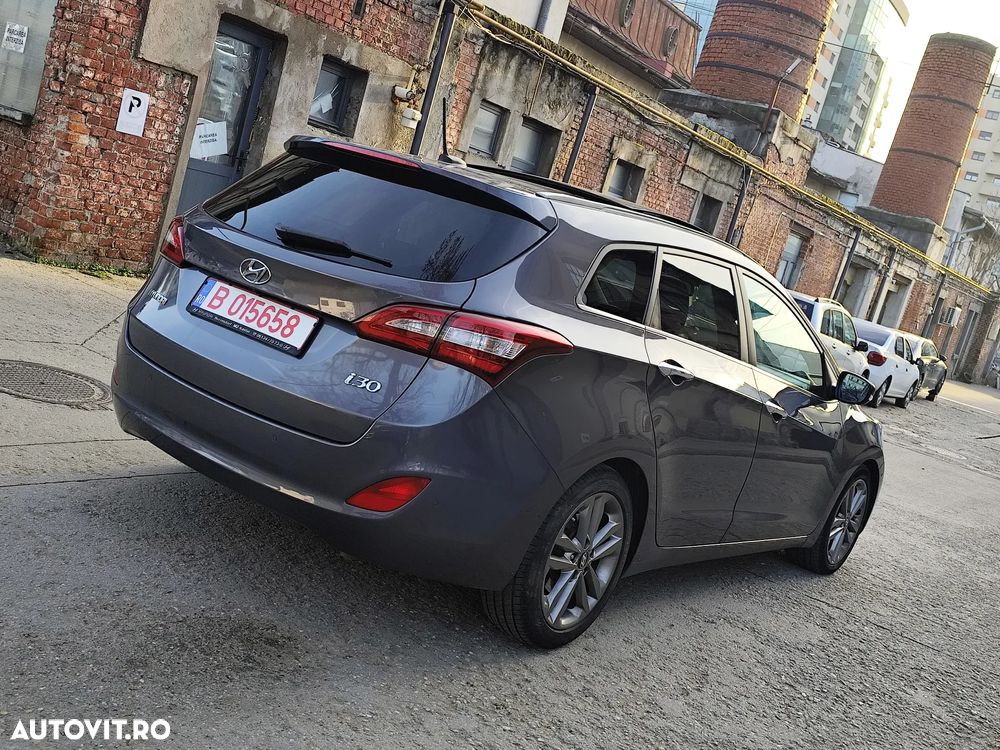 Hyundai i30 blue Kombi 1.6 CRDi DCT Premium - 6