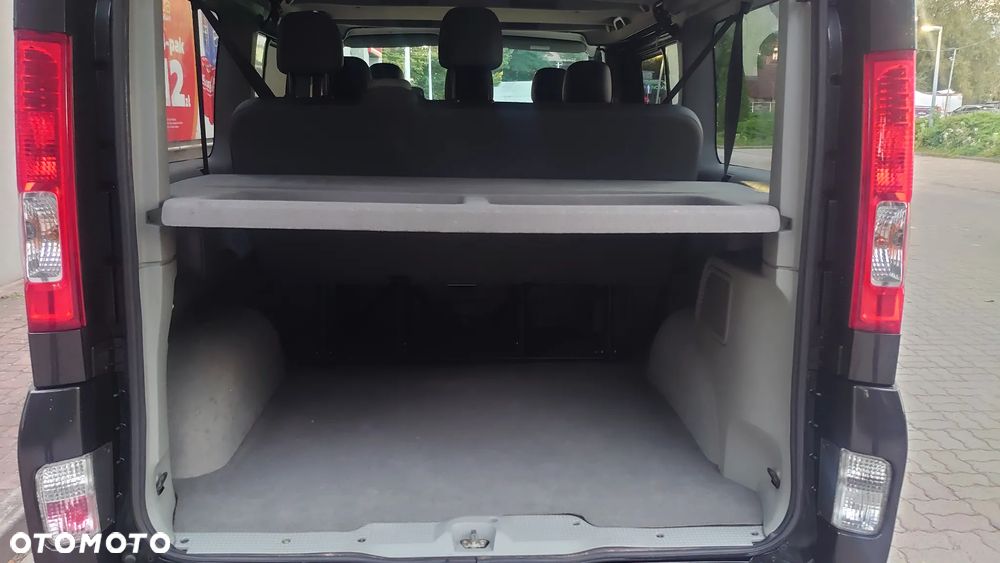 Renault Trafic Grand Passenger Black Edition - 19