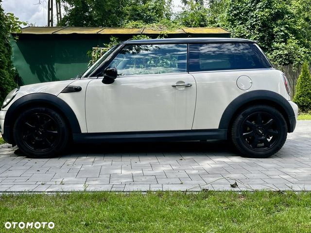 MINI Cooper Standard - 16