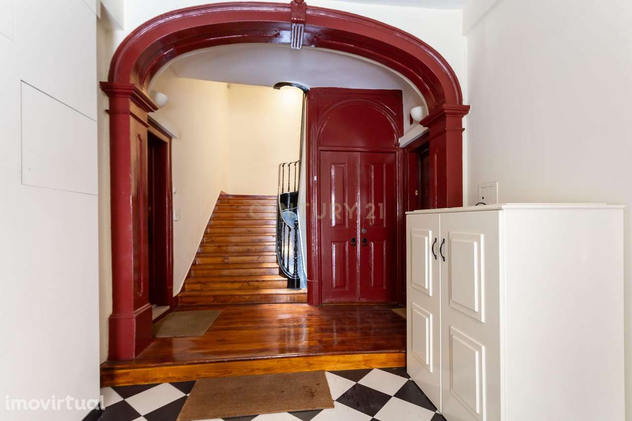 Fantástico Apartamento T3 para Arrendamento – Prédio Pombalino na Rua - Grande imagem: 3/60