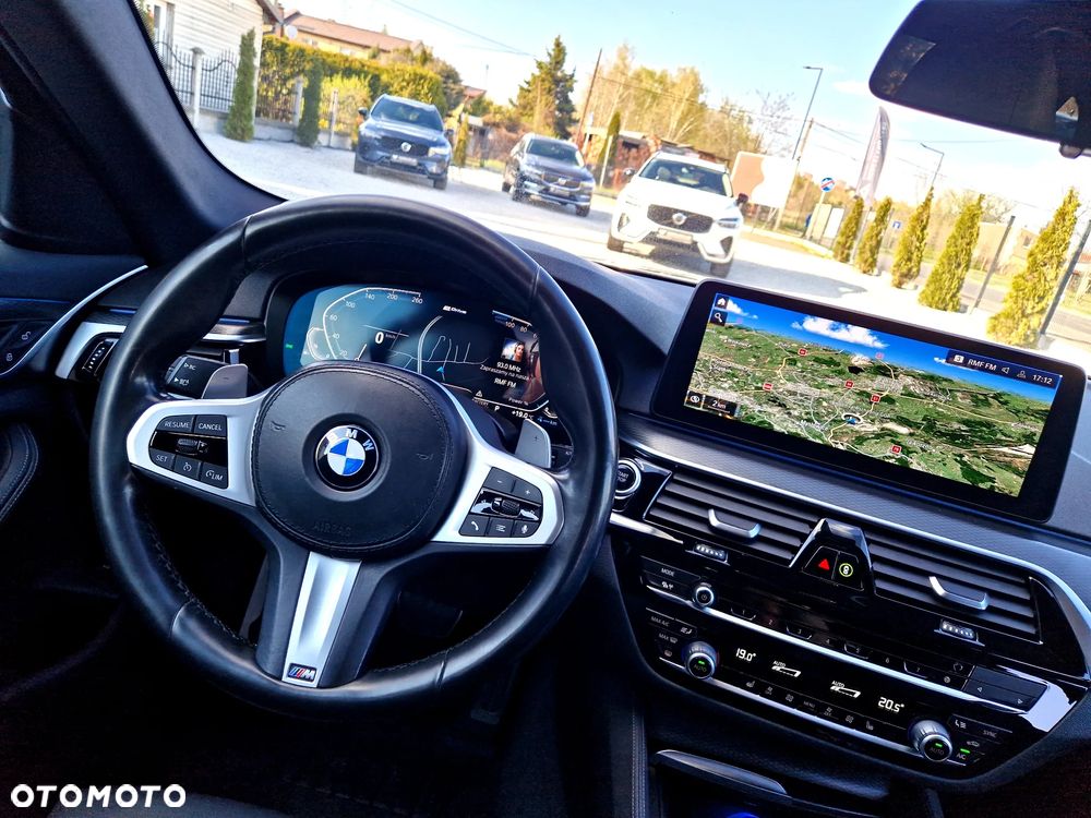 BMW Seria 5 530e xDrive M Sport sport - 21