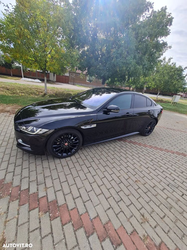 Jaguar XE 2.0 R-Sport - 5