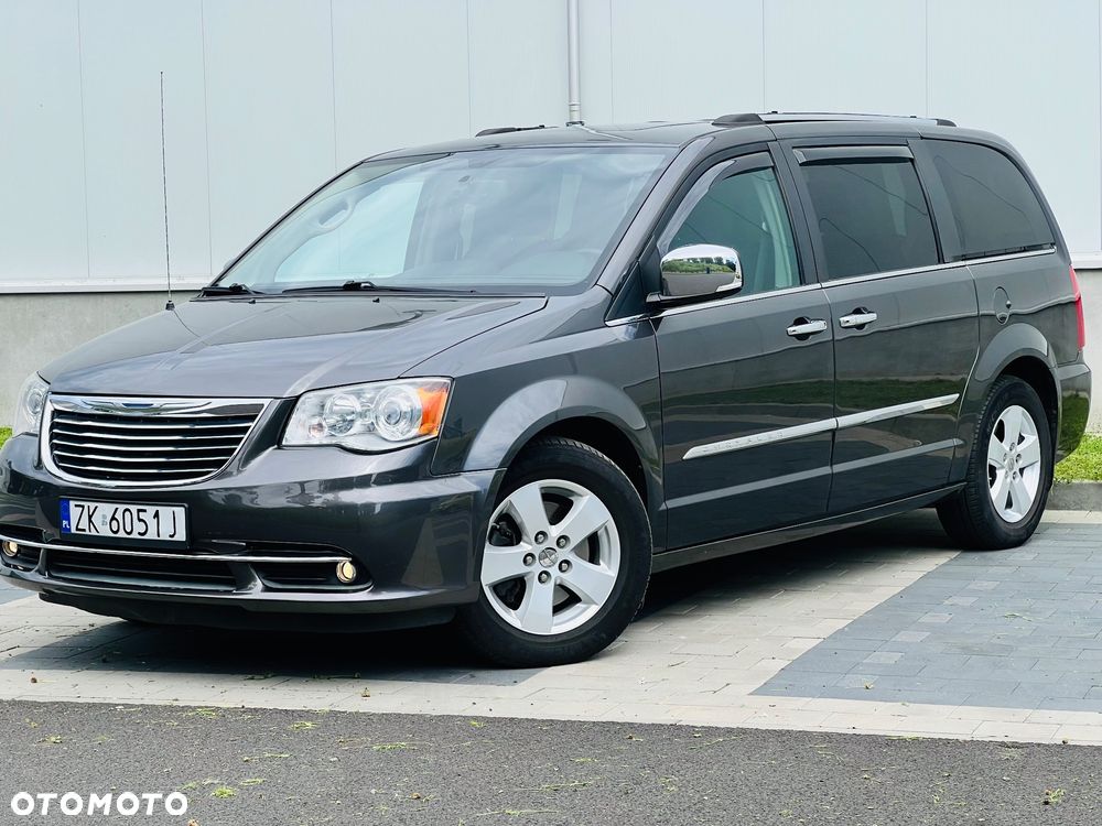 Chrysler Town & Country 3.6 Limited - 10