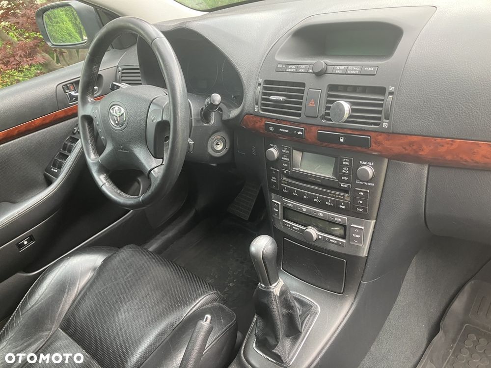 Toyota Avensis 2.0 VVT-i Prestige - 4