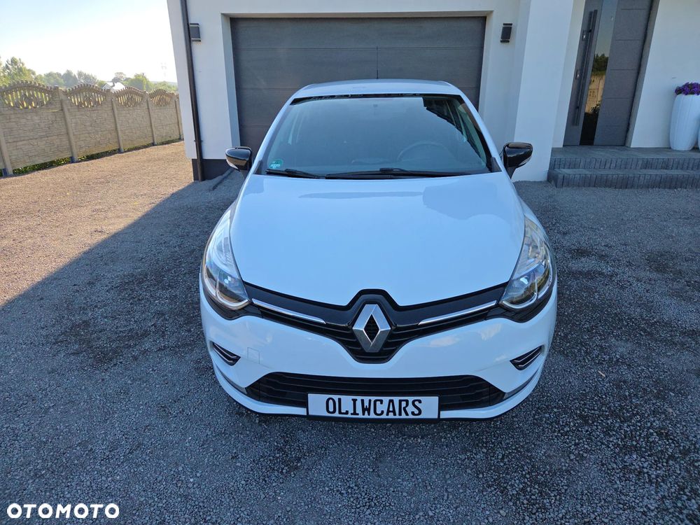 Renault Clio 1.2 16V 75 LIMITED - 9