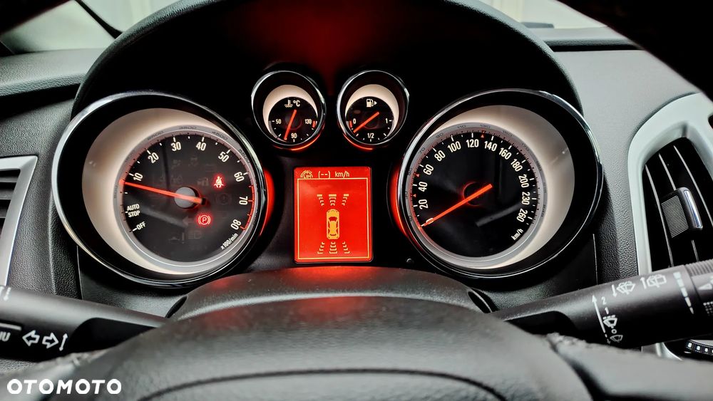 Opel Astra 1.4 T Cosmo - 15