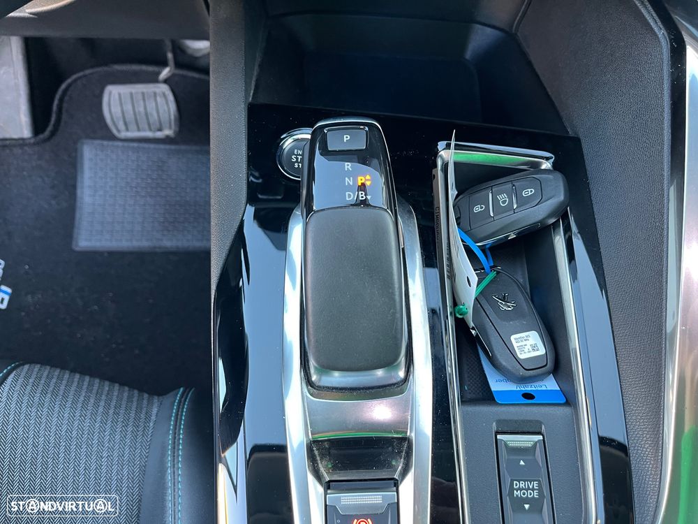 Peugeot 3008 1.6 Hybrid Allure Pack e-EAT8 - 38